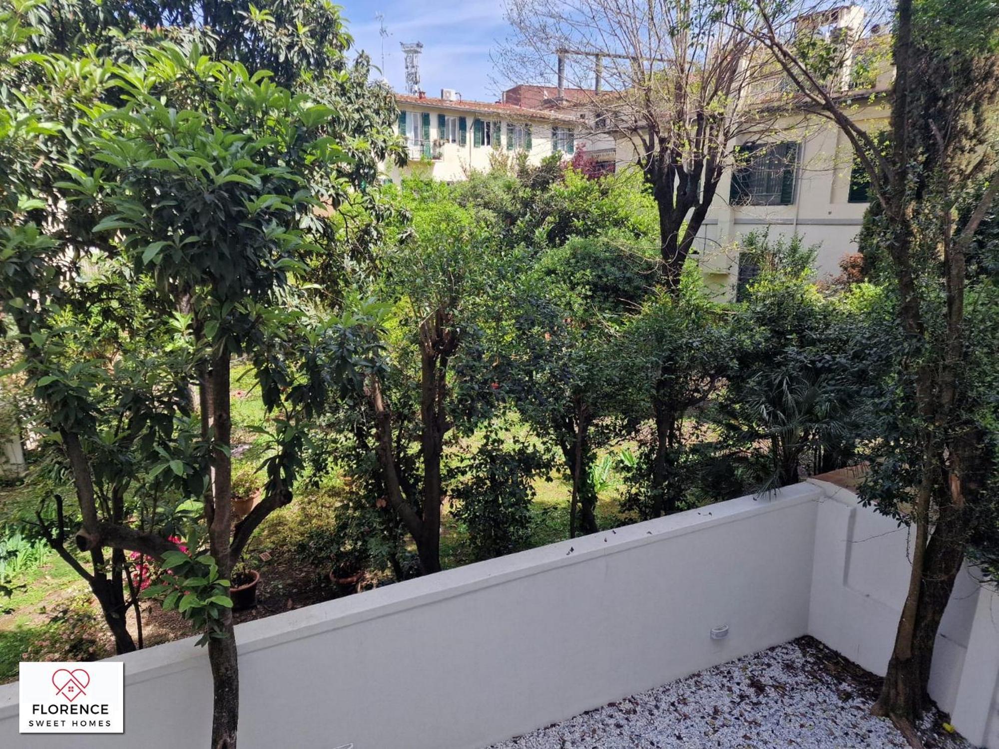 Central Rail By Sweet Homes Apartment